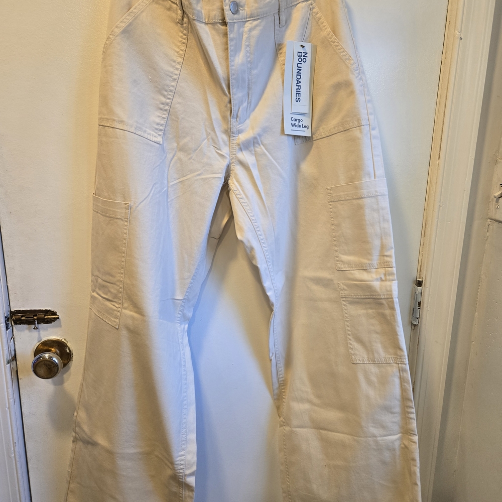 No Boundaries Off-White Wide Leg Pants